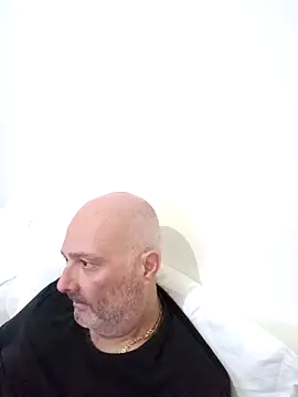 Alexis Bull online show from October 12, 2025, 12:39 pm