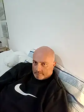 Alexis Bull online show from November 21, 2025, 4:17 pm