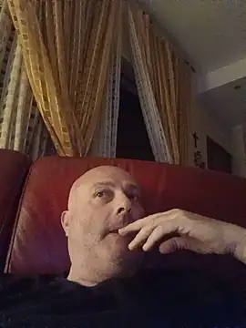 Alexis Bull online show from June 4, 2026, 10:36 pm