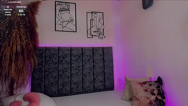 Snapshot of blonder_roux chatting on November 26, 2025, 12:16 pm blonder roux online show from November 26, 2025, 12:16 pm