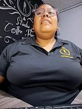 Snapshot of sheila_ro chatting on February 14, 2026, 10:10 pm sheila ro online show from February 14, 2026, 10:10 pm