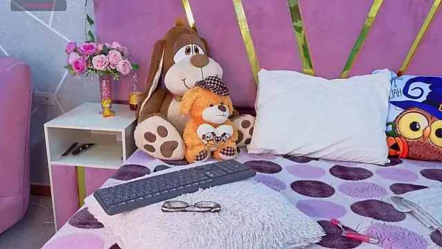 Snapshot of MilleyJones chatting on October 14, 2025, 7:58 pm MilleyJones online show from October 14, 2025, 7:58 pm