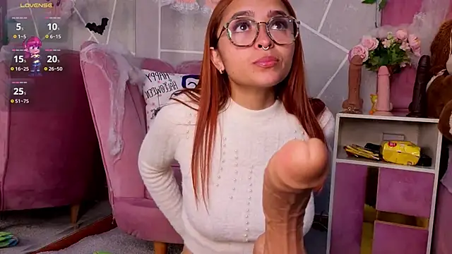 Snapshot of MilleyJones chatting on October 28, 2025, 6:07 pm MilleyJones online show from October 28, 2025, 6:07 pm