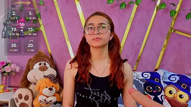 Snapshot of MilleyJones chatting on October 7, 2025, 8:21 pm MilleyJones online show from October 7, 2025, 8:21 pm