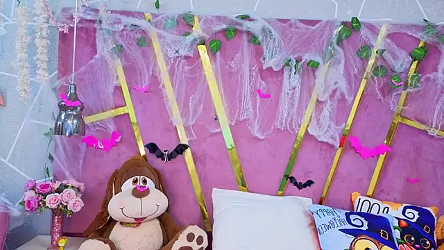 Snapshot of MilleyJones chatting on October 16, 2025, 7:55 pm MilleyJones online show from October 16, 2025, 7:55 pm