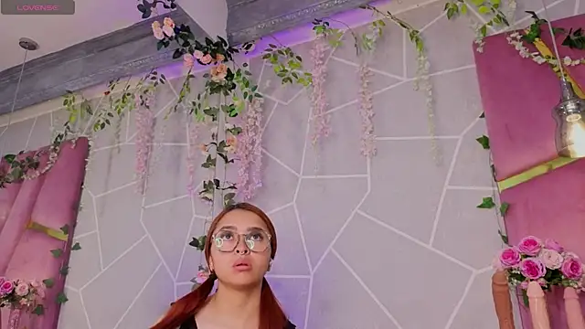 Snapshot of MilleyJones chatting on November 5, 2025, 7:50 pm MilleyJones online show from November 5, 2025, 7:50 pm