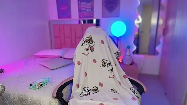 Snapshot of lunesweet chatting on October 8, 2025, 6:30 pm lunesweet online show from October 8, 2025, 6:30 pm