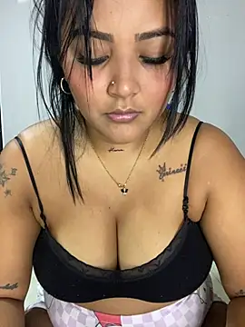 Snapshot of sashaoficial_ chatting on June 2, 2026, 11:49 pm sashaoficial online show from June 2, 2026, 11:49 pm