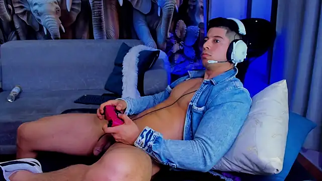 Snapshot of Lukas_Green chatting on November 12, 2025, 8:40 am Lukas Green online show from November 12, 2025, 8:40 am