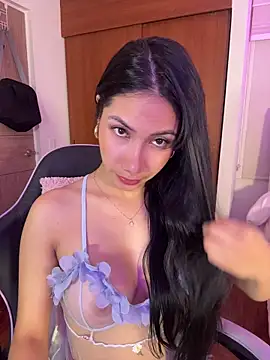 ArianaReynoldss online show from July 6, 2026, 10:11 am