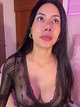 ArianaReynoldss online show from July 9, 2026, 10:04 am