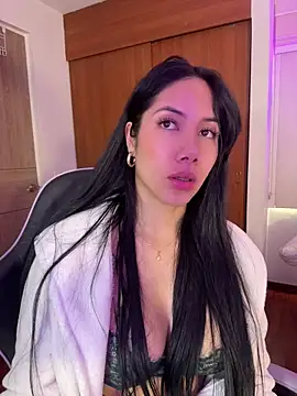 ArianaReynoldss online show from July 28, 2026, 2:13 pm