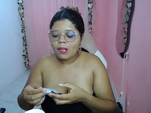 Snapshot of natalietits1 chatting on October 29, 2025, 9:14 pm natalietits1 online show from October 29, 2025, 9:14 pm