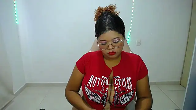 Snapshot of natalietits1 chatting on December 3, 2025, 5:45 pm natalietits1 online show from December 3, 2025, 5:45 pm