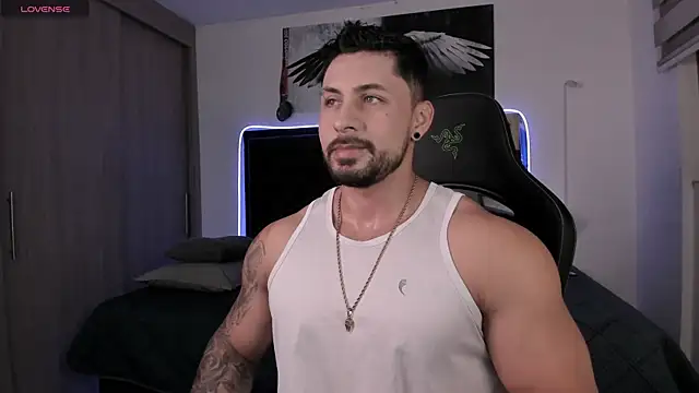 santi aesthetic online show from March 26, 2026, 2:43 am