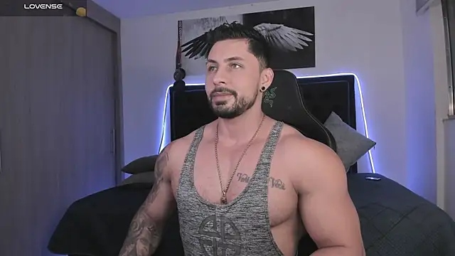 Snapshot of santi_aesthetic chatting on April 11, 2026, 11:30 pm santi aesthetic online show from April 11, 2026, 11:30 pm