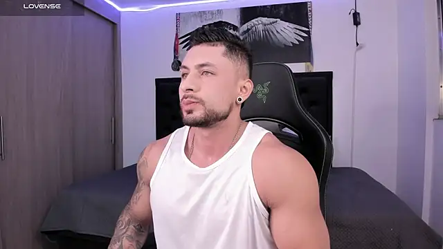 santi aesthetic online show from October 11, 2025, 3:29 am