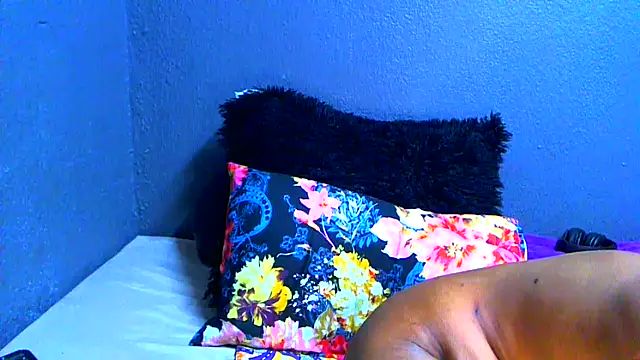 Snapshot of SMALLBOOBSXX chatting on June 19, 2026, 5:13 am SMALLBOOBSXX online show from June 19, 2026, 5:13 am