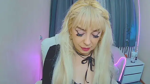 Snapshot of KatrinaCharm chatting on November 7, 2025, 7:24 am KatrinaCharm online show from November 7, 2025, 7:24 am