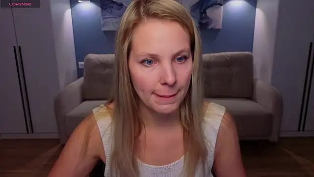 MelanieBennett online show from May 7, 2026, 6:17 am