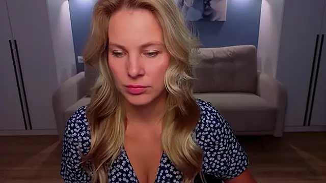 Snapshot of MelanieBennett chatting on June 25, 2026, 6:51 am MelanieBennett online show from June 25, 2026, 6:51 am