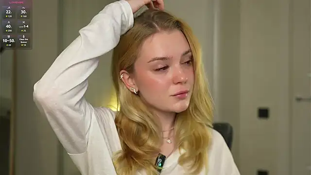 Snapshot of Cyberheart_ chatting on November 28, 2025, 4:51 pm Cyberheart online show from November 28, 2025, 4:51 pm