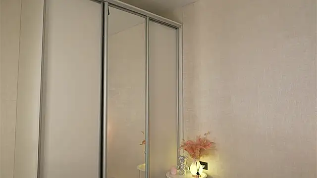 Snapshot of Cyberheart_ chatting on November 6, 2025, 4:44 pm Cyberheart online show from November 6, 2025, 4:44 pm