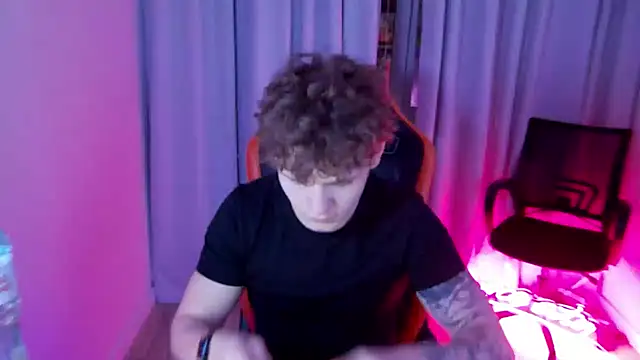 DanyDavis online show from April 15, 2026, 8:09 pm