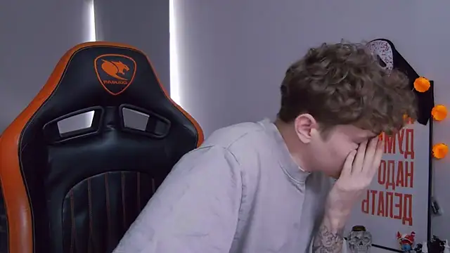 Snapshot of DanyDavis chatting on November 2, 2025, 9:25 am DanyDavis online show from November 2, 2025, 9:25 am