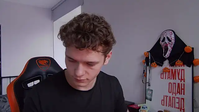 Snapshot of DanyDavis chatting on November 6, 2025, 10:19 am DanyDavis online show from November 6, 2025, 10:19 am