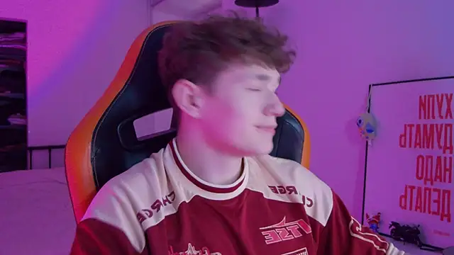 Snapshot of DanyDavis chatting on October 13, 2025, 7:15 pm DanyDavis online show from October 13, 2025, 7:15 pm