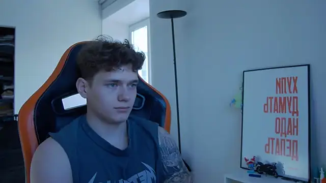 Snapshot of DanyDavis chatting on October 10, 2025, 8:26 am DanyDavis online show from October 10, 2025, 8:26 am