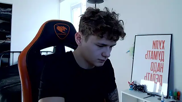 Snapshot of DanyDavis chatting on October 7, 2025, 8:15 am DanyDavis online show from October 7, 2025, 8:15 am