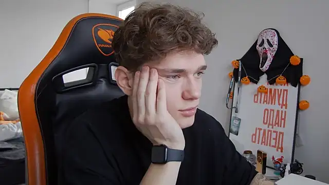 Snapshot of DanyDavis chatting on November 4, 2025, 10:08 am DanyDavis online show from November 4, 2025, 10:08 am