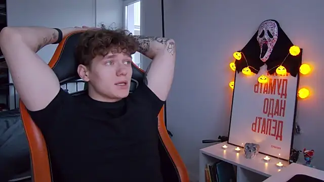 Snapshot of DanyDavis chatting on October 24, 2025, 12:15 pm DanyDavis online show from October 24, 2025, 12:15 pm