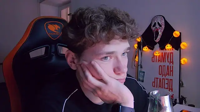 Snapshot of DanyDavis chatting on October 31, 2025, 3:08 pm DanyDavis online show from October 31, 2025, 3:08 pm