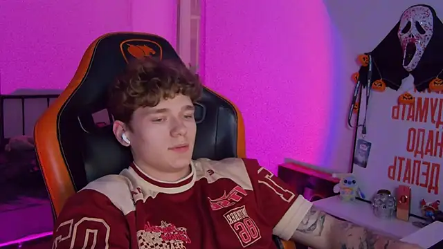 Snapshot of DanyDavis chatting on November 4, 2025, 10:13 pm DanyDavis online show from November 4, 2025, 10:13 pm