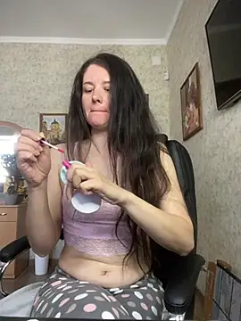 MariannaSida online show from May 4, 2026, 7:22 am