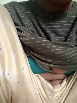 Snapshot of Desi_Bhabi_01 chatting on October 30, 2025, 6:12 am Desi Bhabi 01 online show from October 30, 2025, 6:12 am