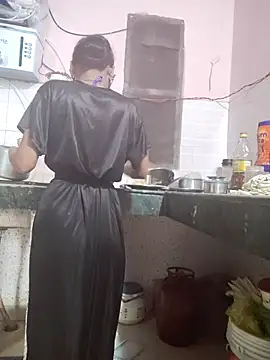 Snapshot of Desi_Bhabi_01 chatting on February 21, 2026, 6:37 am Desi Bhabi 01 online show from February 21, 2026, 6:37 am