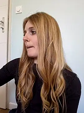 tuny x online show from March 25, 2026, 1:54 pm