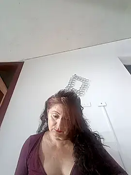 lunadicty online show from October 17, 2025, 11:39 pm