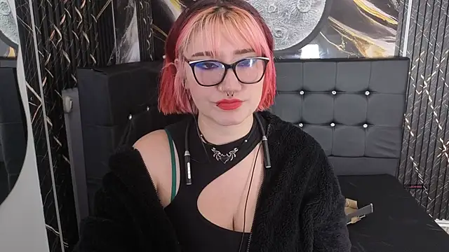 Cerecitaa02  online show from July 22, 2026, 10:56 pm