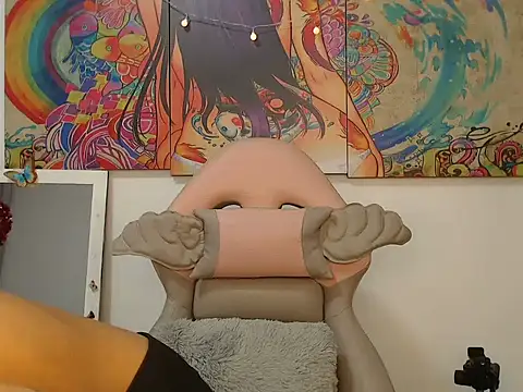 Snapshot of Sweetcandy18_Little chatting on October 13, 2025, 11:49 pm Sweetcandy18 Little online show from October 13, 2025, 11:49 pm