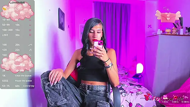 Snapshot of SkylerBennet chatting on October 23, 2025, 3:16 am SkylerBennet online show from October 23, 2025, 3:16 am