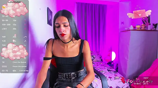 Snapshot of SkylerBennet chatting on October 29, 2025, 4:22 am SkylerBennet online show from October 29, 2025, 4:22 am