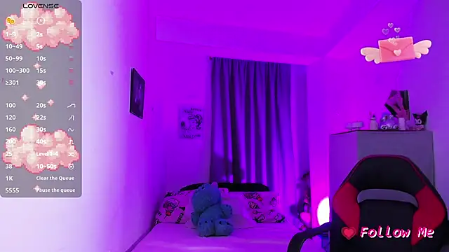 Snapshot of SkylerBennet chatting on September 21, 2025, 1:33 am SkylerBennet online show from September 21, 2025, 1:33 am