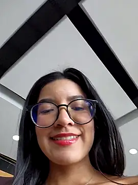 Snapshot of Pretty_roxxyy chatting on September 14, 2025, 1:44 pm Pretty roxxyy online show from September 14, 2025, 1:44 pm