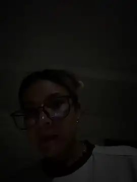 Snapshot of Pretty_roxxyy chatting on March 15, 2026, 1:23 am Pretty roxxyy online show from March 15, 2026, 1:23 am