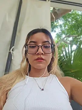 Pretty roxxyy online show from May 2, 2026, 1:16 pm